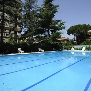 https://residence-parco-salario.it-romehotels.com