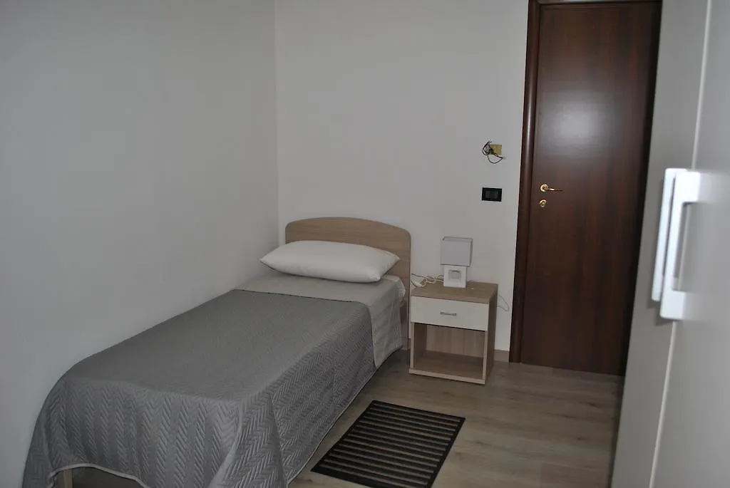 Pensjonat Raxul Room Sestu