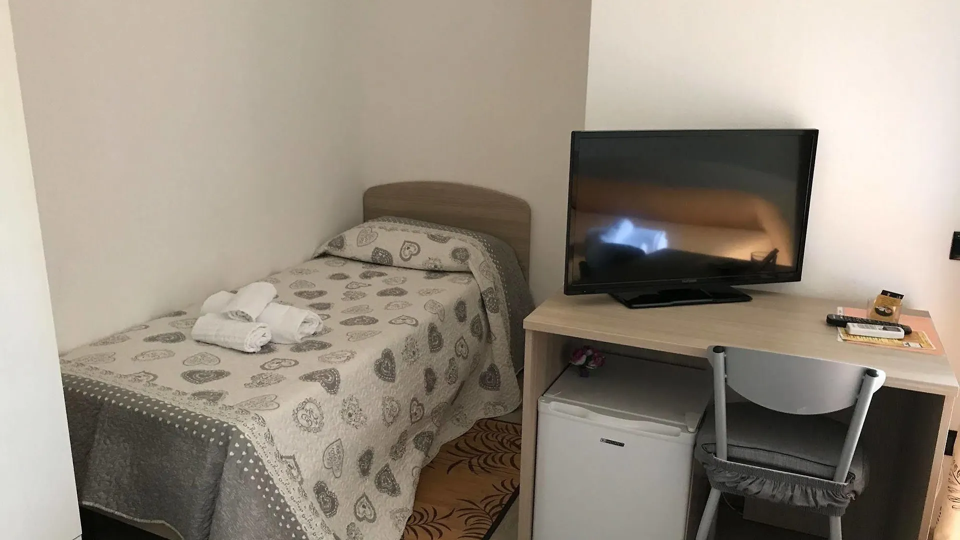 Pensión Raxul Room Sestu