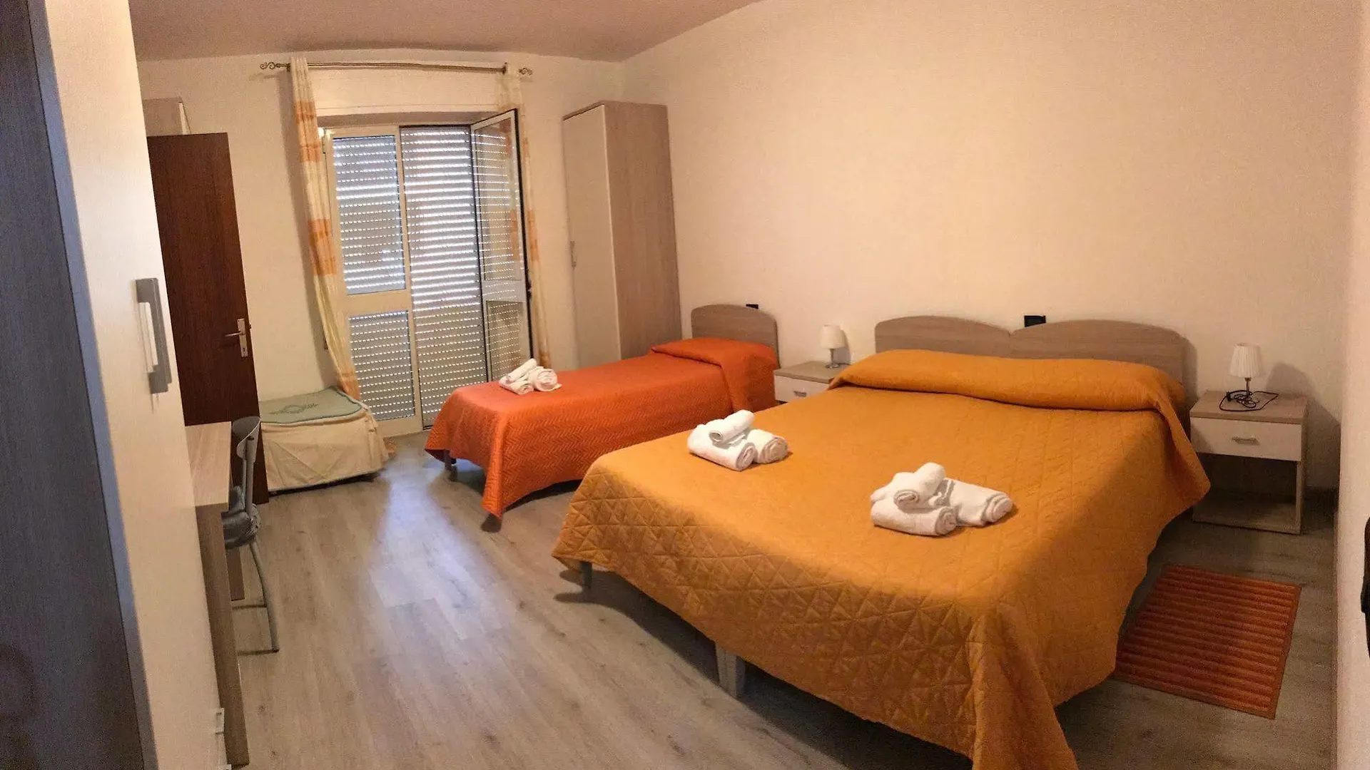 Raxul Room Sestu 2*,