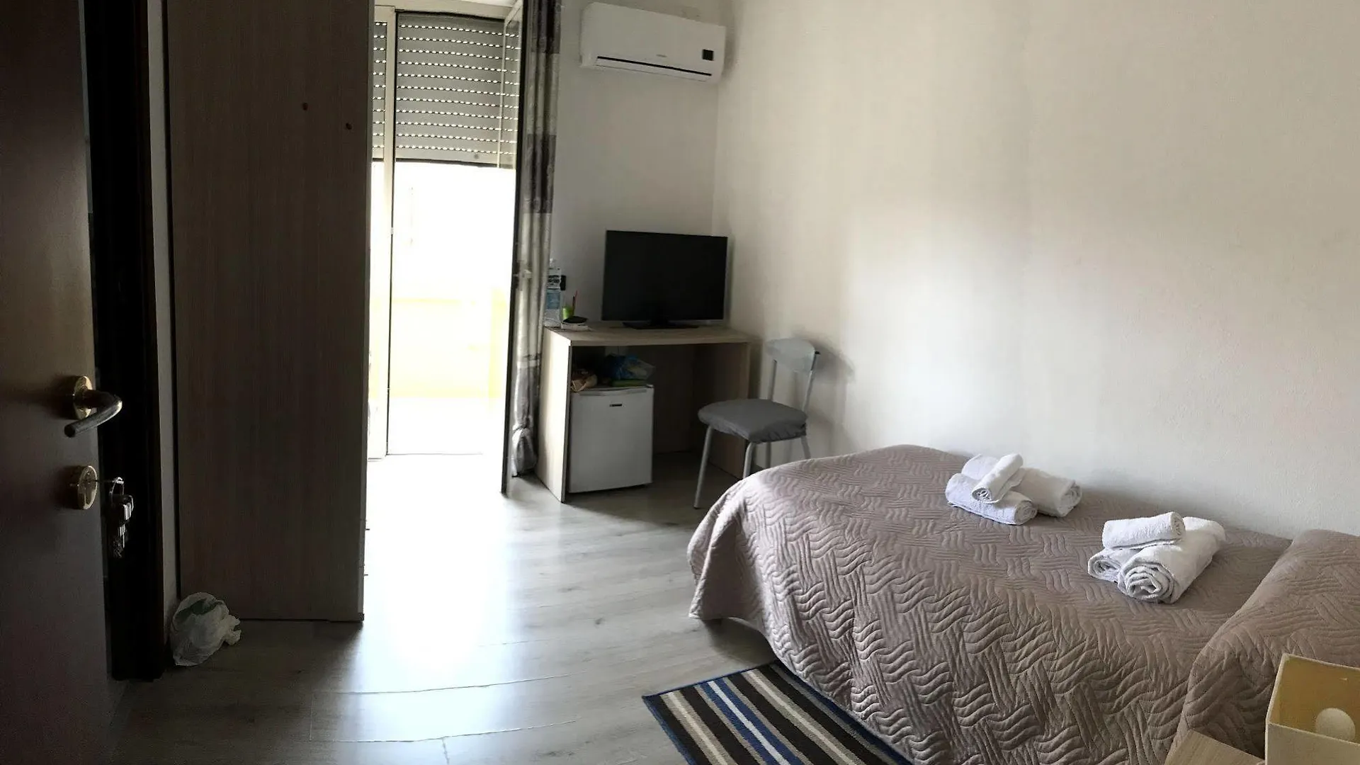 Raxul Room Sestu Pensión
